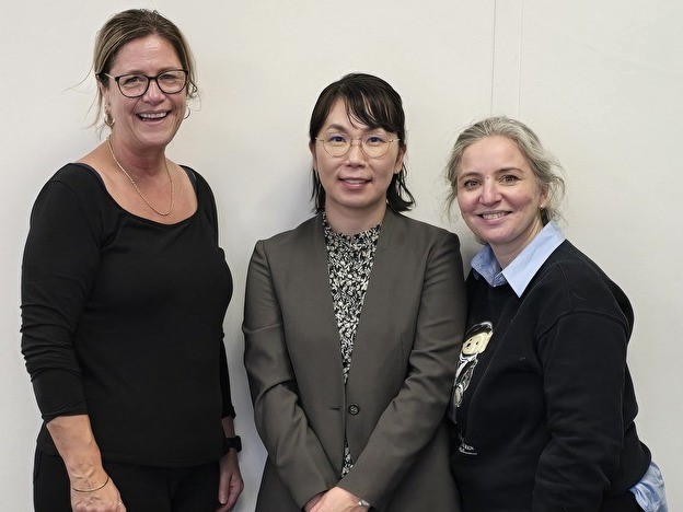 2025/10/3 イギリス サリー大学を訪問し、看護、心理学の専門家の先生方と認知症ケア教育に関する共同研究について検討をすすめてきました！