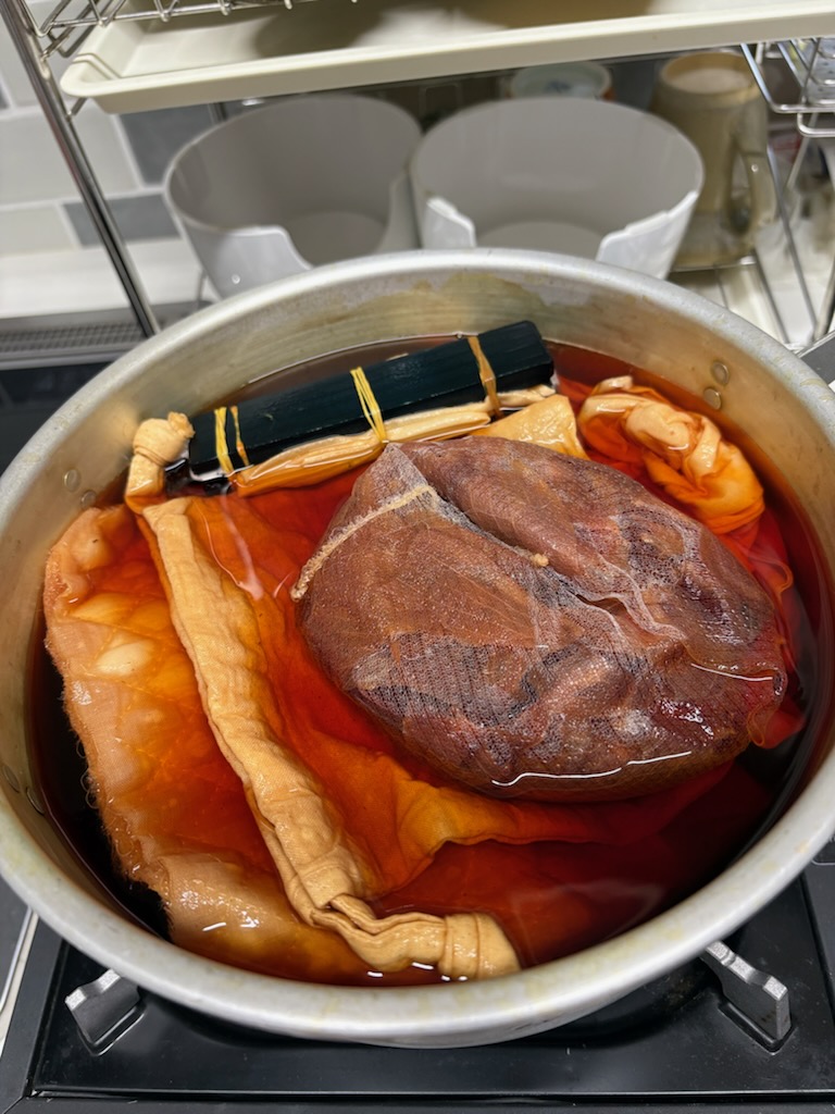 タマネギの皮の染液
